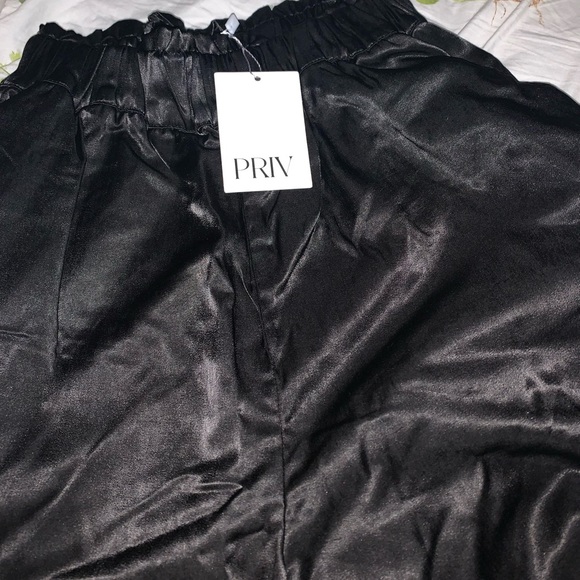 PRIV collections - London high rise loose pant - Picture 2 of 2